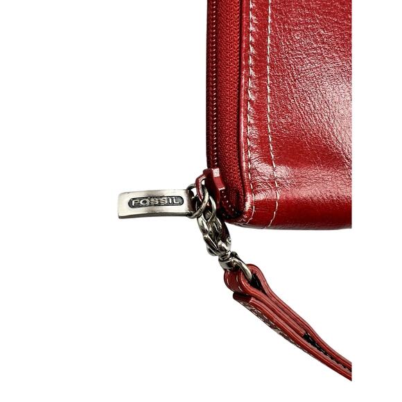 Fossil Red Leather Zip Around Travel Passport Organizer Wristlet Wallet Purse - Picture 3 of 16